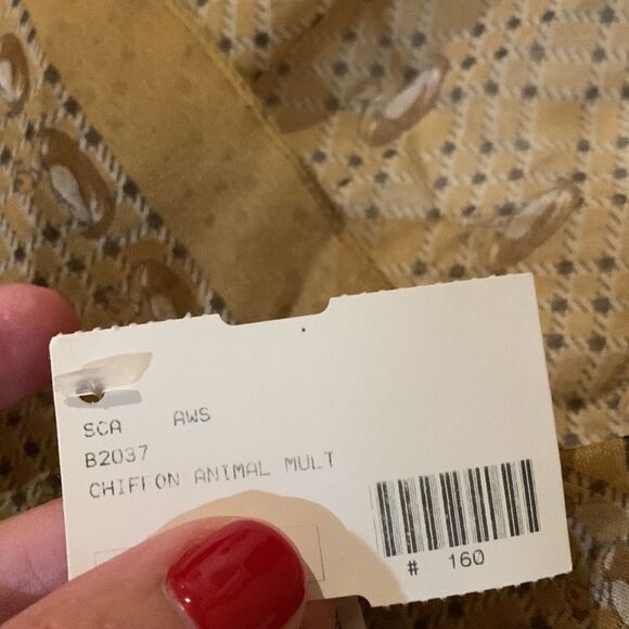 Scarf Bundle of 4. - Picture 11 of 12